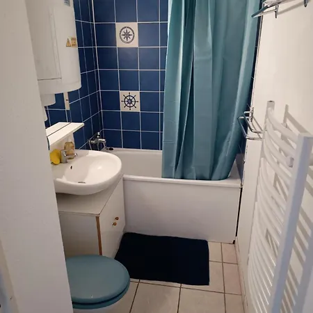Vue Lateral, Acces Direct Avec Parking Prive Apartment *